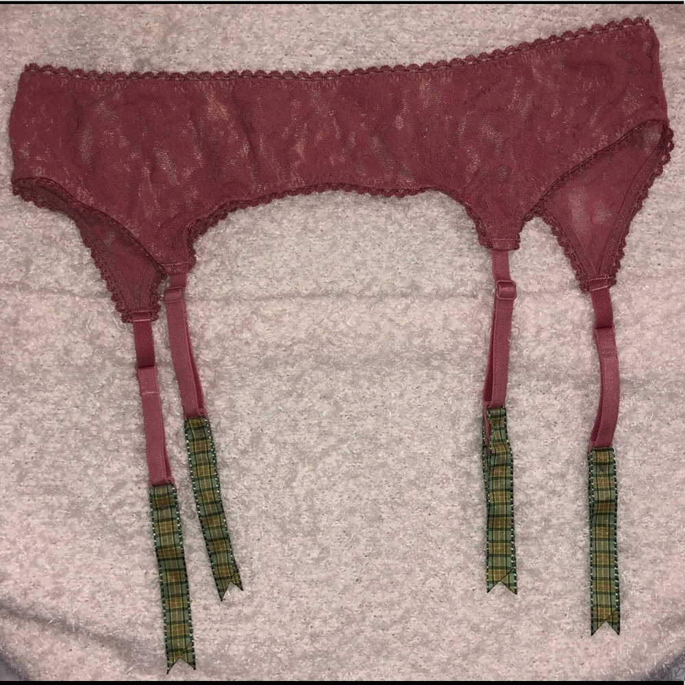 Victoria’s Secret Garter Belt